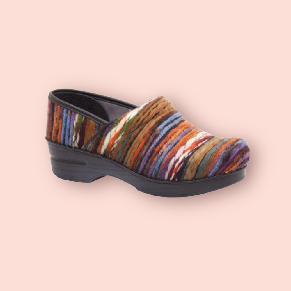 Dansko professional clogs w sz 36, us 5. Slip resistant EUC. Yarn multicolor